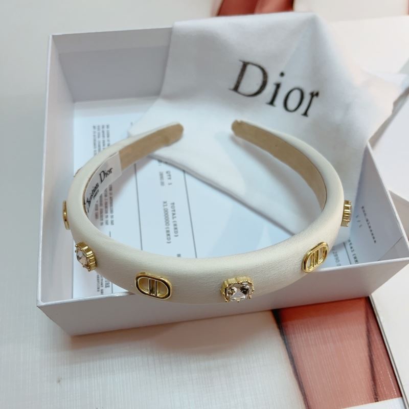 CHRISTIAN DIOR